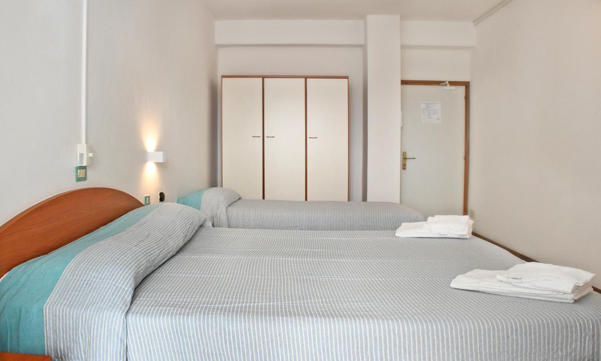 Hotel Exclusive In Pieno Centro - Nuova Gestione 2025 Ричоне Екстериор снимка