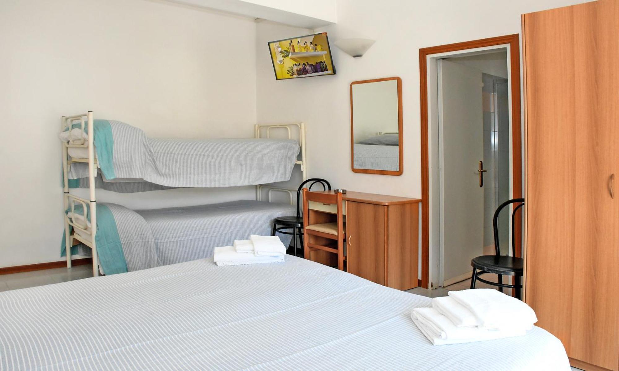 Hotel Exclusive In Pieno Centro - Nuova Gestione 2025 Ричоне Екстериор снимка