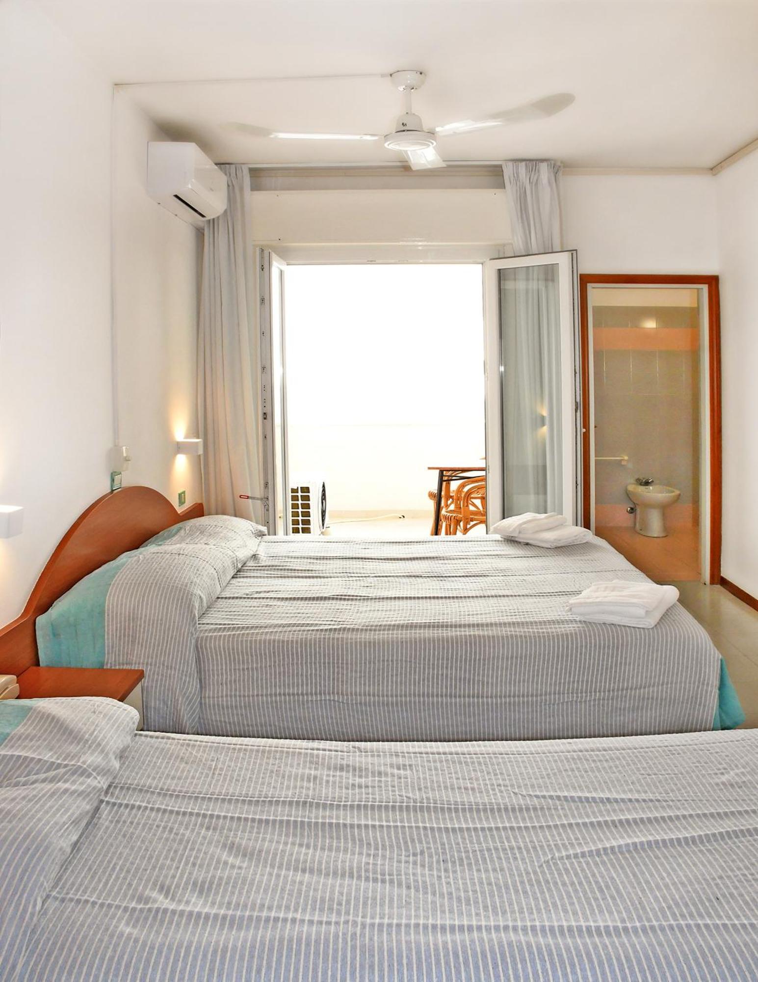 Hotel Exclusive In Pieno Centro - Nuova Gestione 2025 Ричоне Екстериор снимка