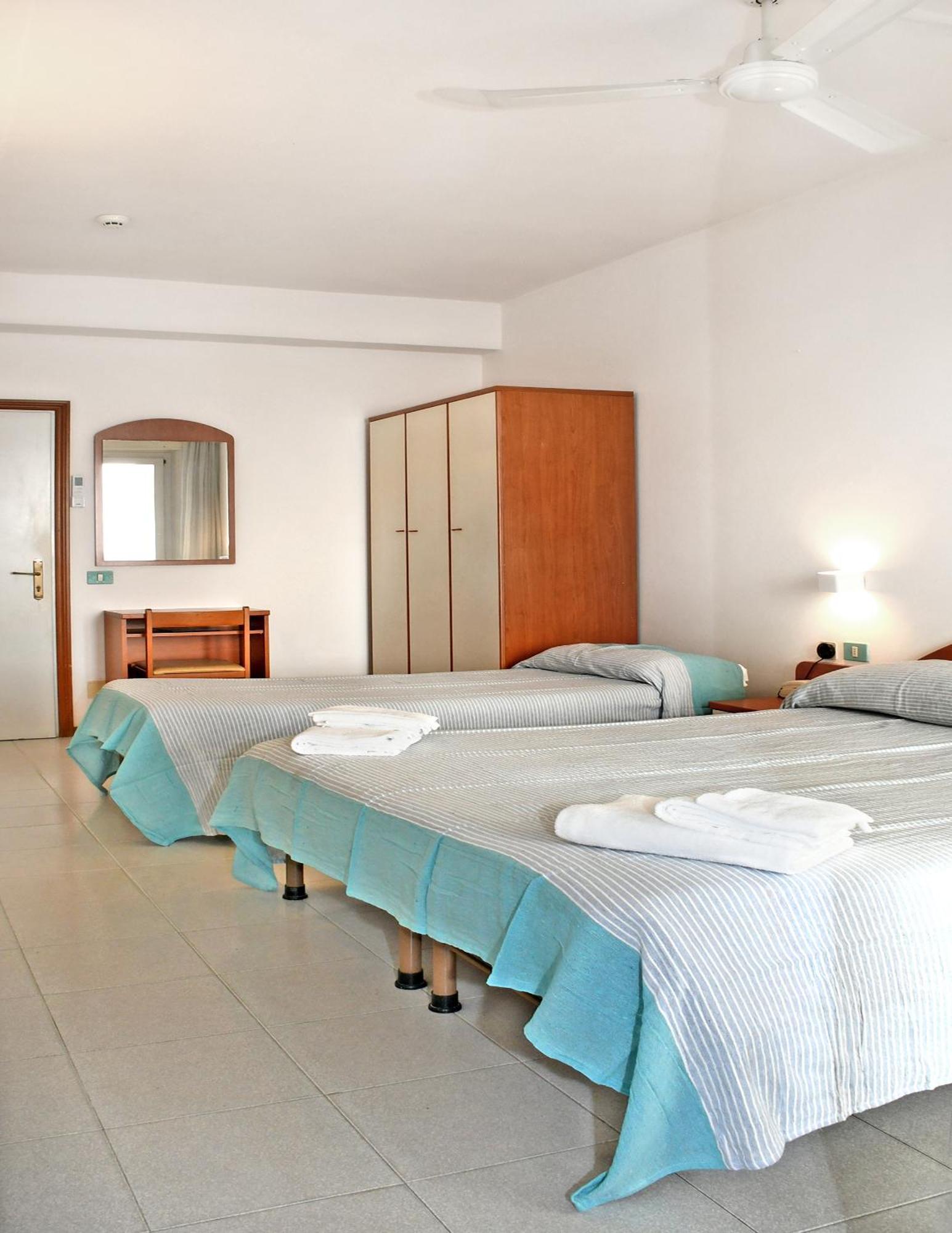 Hotel Exclusive In Pieno Centro - Nuova Gestione 2025 Ричоне Екстериор снимка