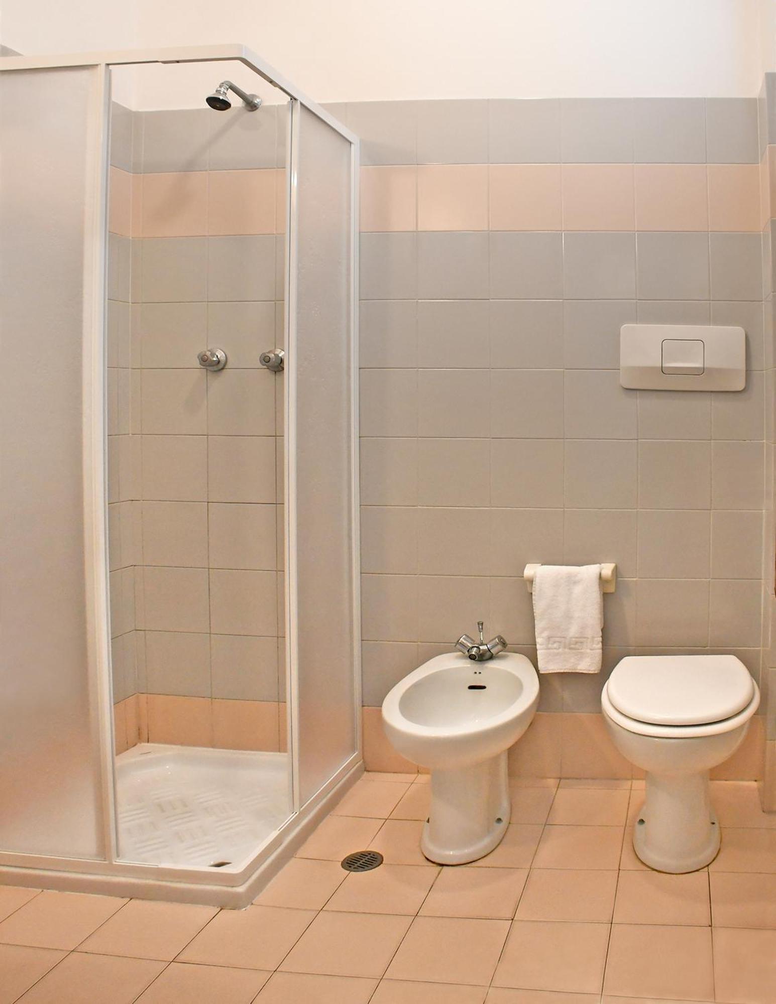 Hotel Exclusive In Pieno Centro - Nuova Gestione 2025 Ричоне Екстериор снимка