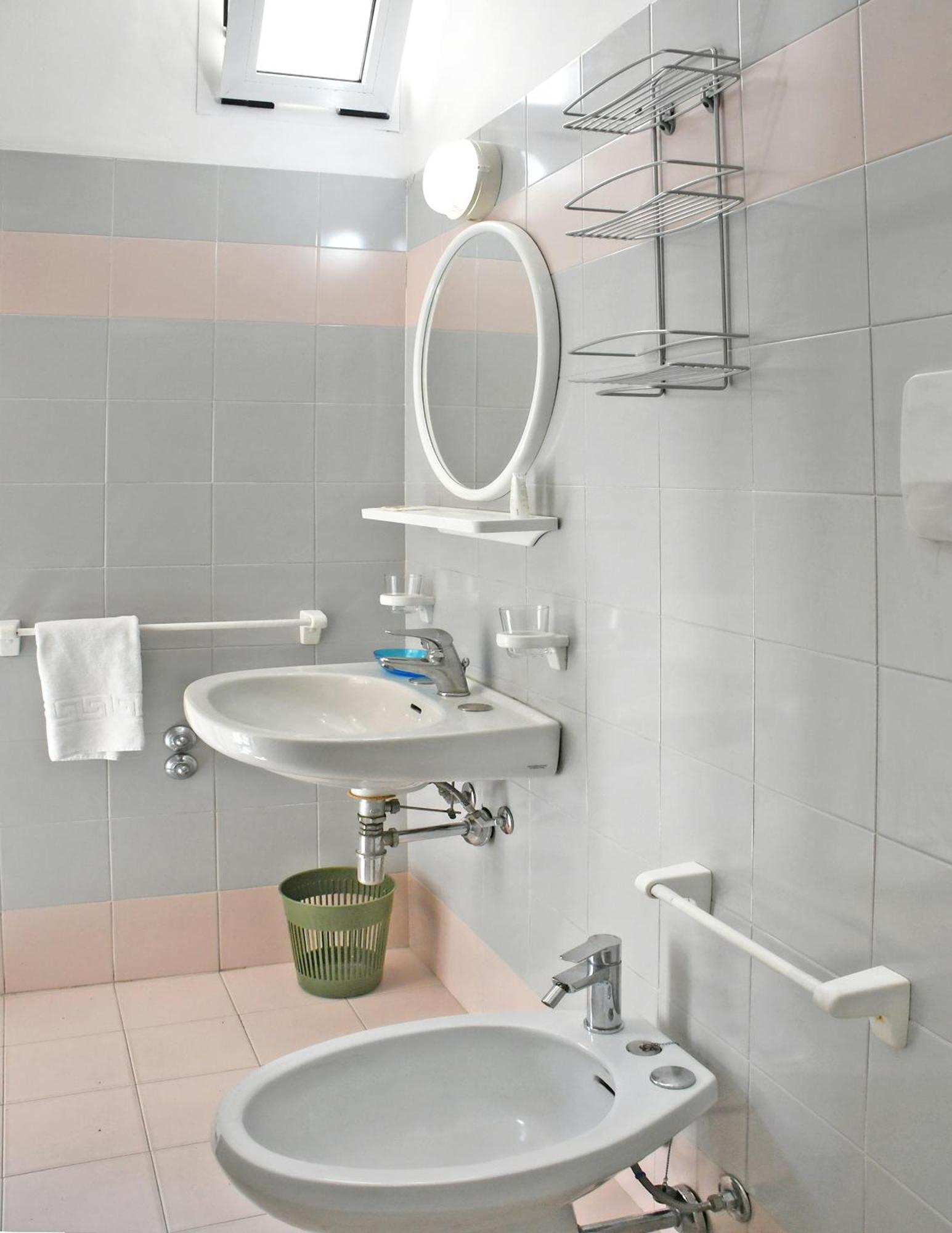 Hotel Exclusive In Pieno Centro - Nuova Gestione 2025 Ричоне Екстериор снимка